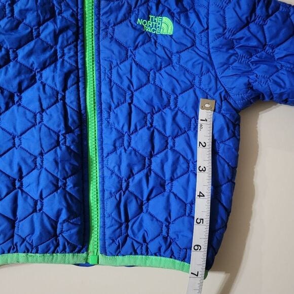 The North Face Infant Reversible Monster Blue Perrito Puffer Jacket - Picture 7 of 16